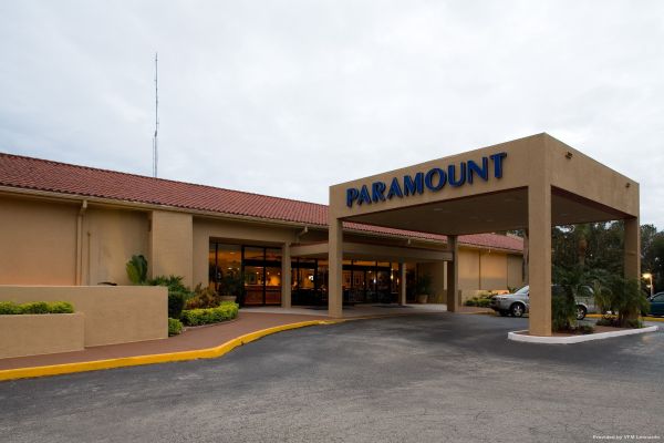 PARAMOUNT PLAZA HOTEL AND SUITES (Gainesville)